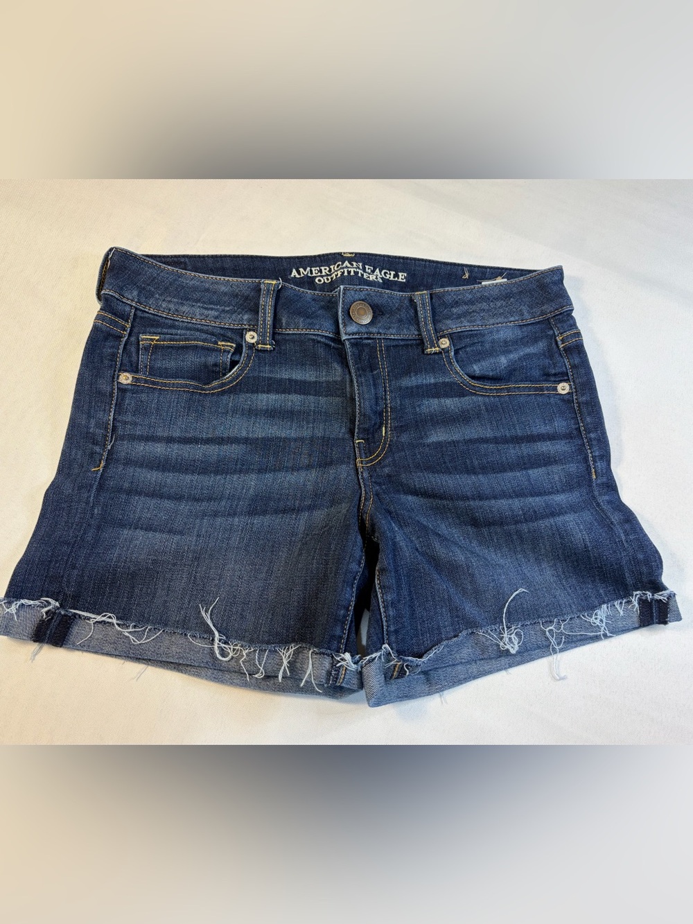 American Eagle Jean Shorts Women’s Sz 8 Super Stretch Denim Stone Wash Low Rise
